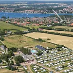 Pa Tasinge, Naer Chalet Svendborg